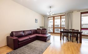 Wilanow Violet Apartment